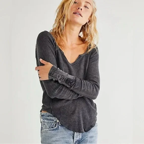 WE THE FREE Black Charcoal Ribbed Layer Up Long Sleeve Tee SZ Medium Grunge - Picture 4 of 10